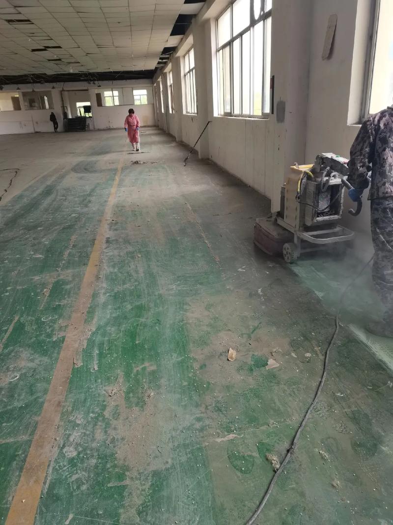 在选择工业地坪漆时，了解各大品牌的特性和优缺点至关重要。本文将通过对比分析，帮助您挑选最适合的工业地坪漆品牌。